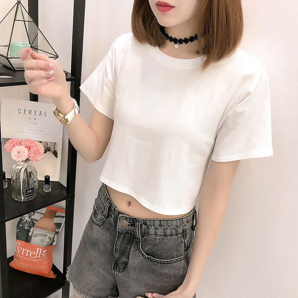 Jednobojna kratka majica s ovalnim izrezom