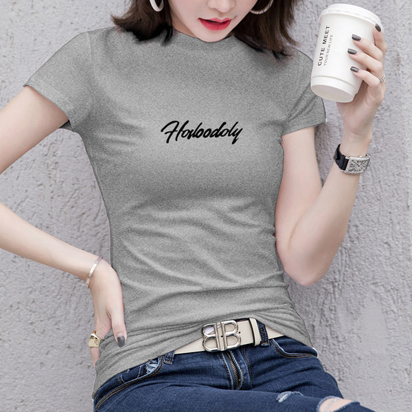 Ležerna ženska majica sa natpisom i kratkim rukavima u više boja