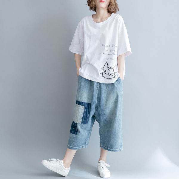 Ženska majica s natpisom i aplikacijom mačić