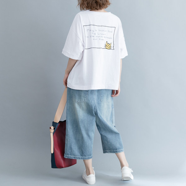 Ženska majica s natpisom i aplikacijom mačić