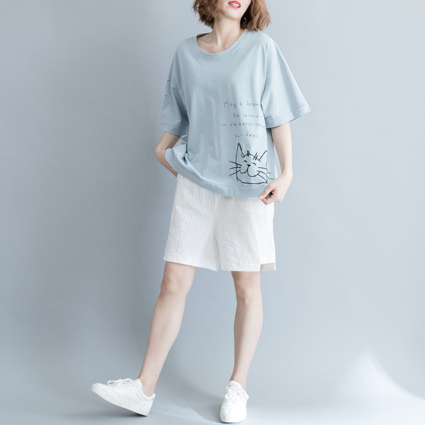 Ženska majica s natpisom i aplikacijom mačić