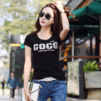 Jauna modeļa sieviešu t-krekls ar ovālu kakla izgriezumu un īsām piedurknēm