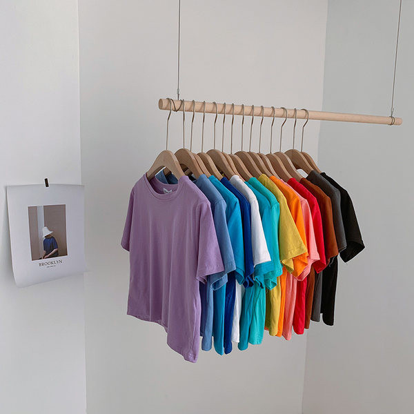 Jednobojna majica s okruglim izrezom i kratkim rukavima