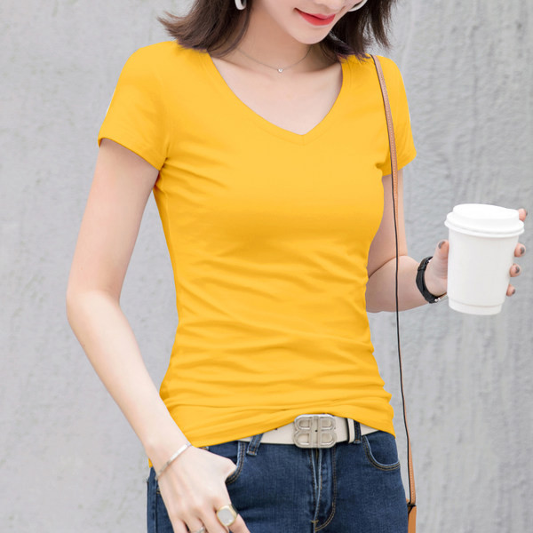 Jednobojni model ženske bluze sa špic izrezom i kratkim rukavima