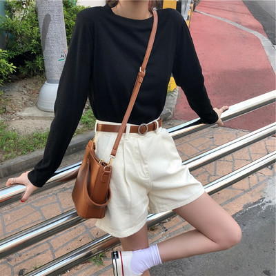 Γυναικεία φαρδιά μπλούζα με στρογγυλή λαιμόκοψη