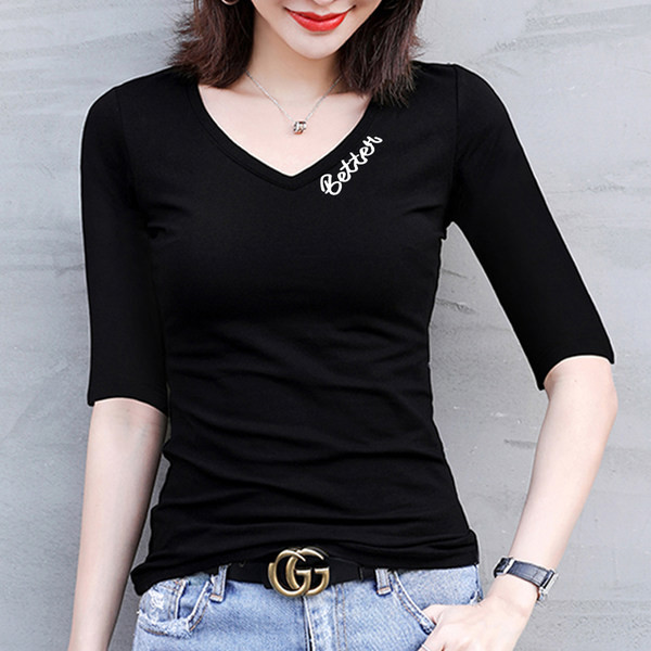 Ženska ležerna bluza s natpisom i špic izrezom - različite boje