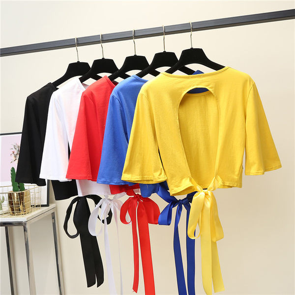 Μοντέρνα μπλούζα με γυμνή πλάτη και κορδόνια