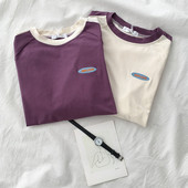 Sieviešu ikdienas blūze ar emblēmu un īsām piedurknēm