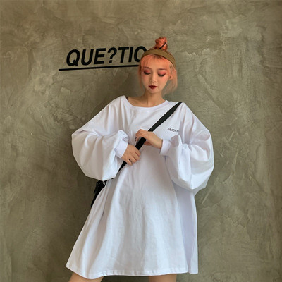 Γυναικεία μπλούζα με στρογγυλή λαιμόκοψη και φαρδιά μανίκια