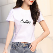 Ženska bluza u bijeloj i crnoj boji sa natpisom