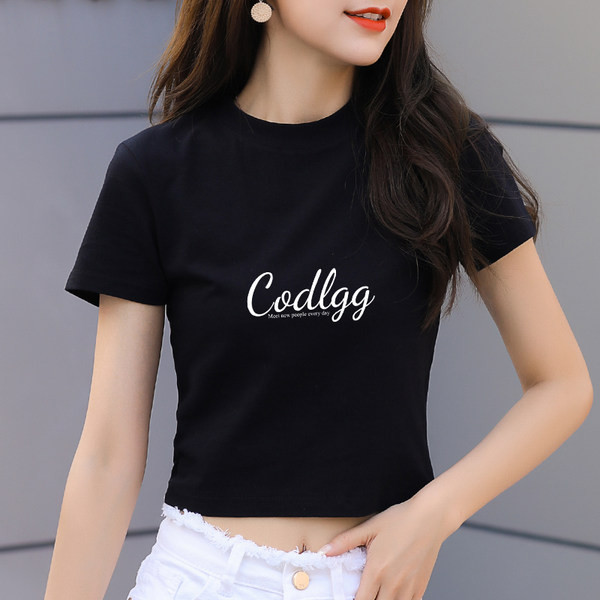 Ženska bluza u bijeloj i crnoj boji sa natpisom