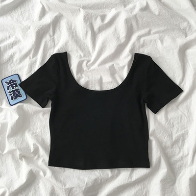 Κοντό μοντέλο γυναικείο μπλουζάκι και οβάλ ντεκολτέ