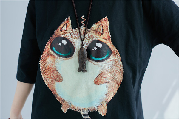 Ležerna ženska bluza sa 3D aplikacijom