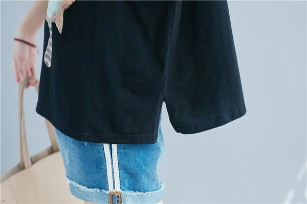 Ležerna ženska bluza sa 3D aplikacijom