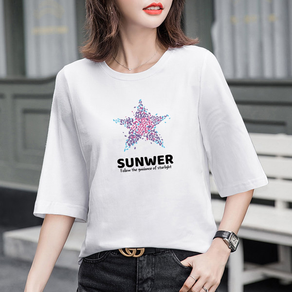 Ženska moderna majica s aplikacijom i okruglim izrezom