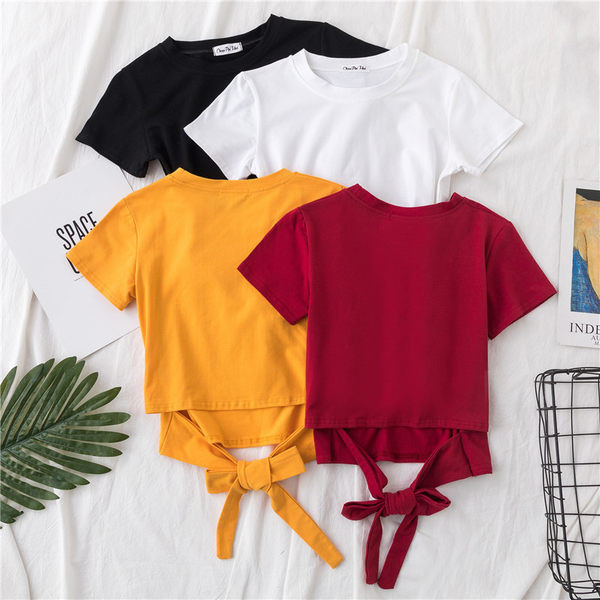 Običan model bluze s vezicama u struku