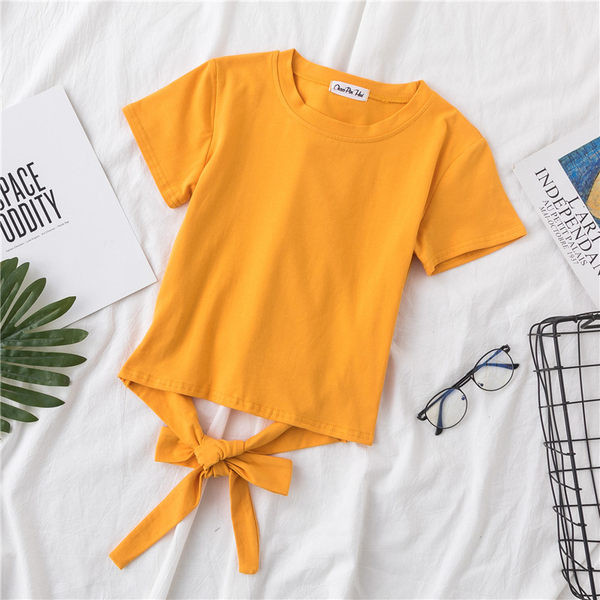 Običan model bluze s vezicama u struku