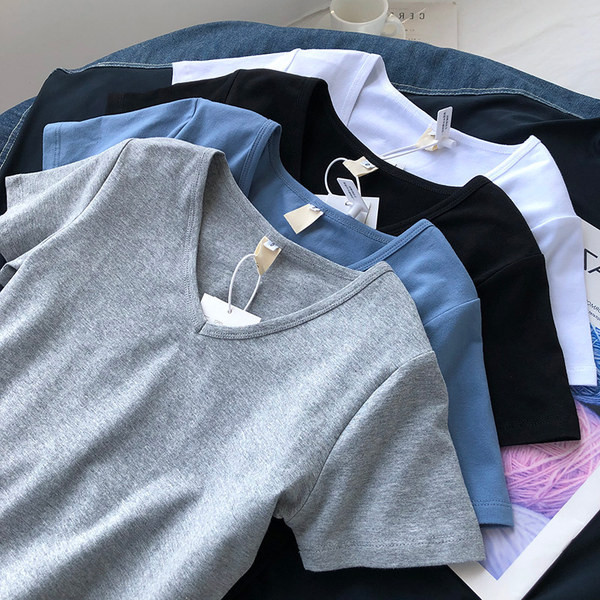 Ženska obična majica s kratkim rukavima i špic izrezom