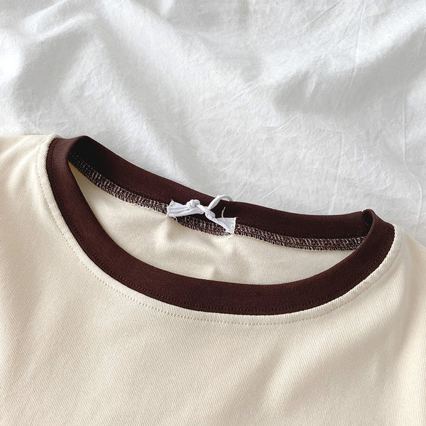 Γυναικεία μπλούζα με κοντά μανίκια και κεντήματα