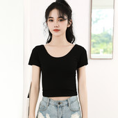 Običan model kratke majice s ovalnim izrezom