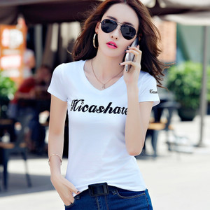 Casual γυναικείο μπλουζάκι με ντεκολτέ και επιγραφή