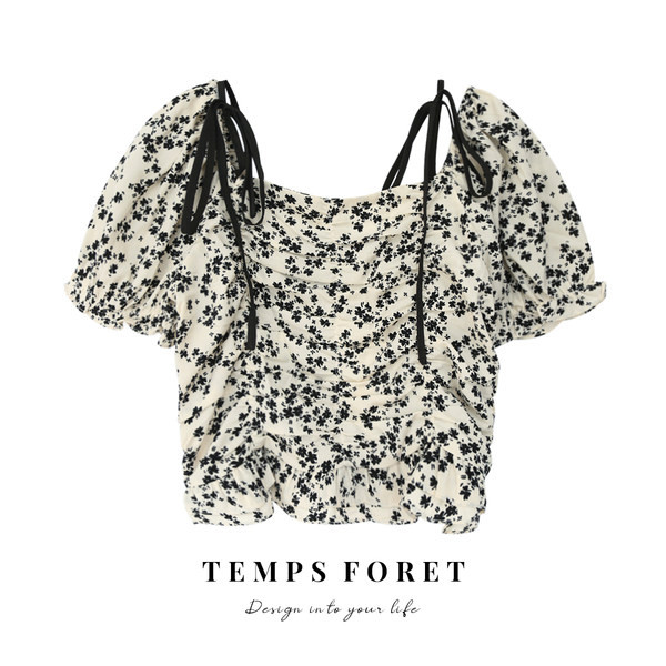 Καλοκαιρινή γυναικεία μπλούζα με μανίκια και κορδόνια- κοντό μοντέλο