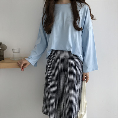 Μονόχρωμη μπλούζα με μακρύ μανίκι φαρδιά μοντέλο