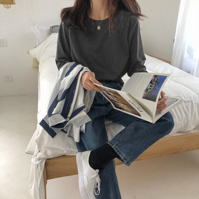 Γυναικεία μπλούζα με στρογγυλή λαιμόκοψη και μακριά μανίκια