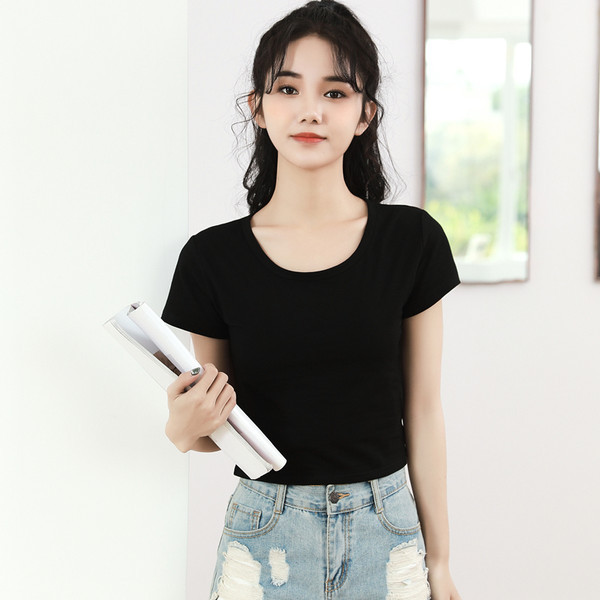 Pripijena ženska bluza s ovalnim izrezom - jednobojni model