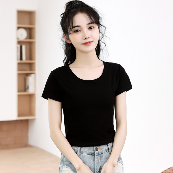 Pripijena ženska bluza s ovalnim izrezom - jednobojni model