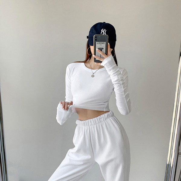 Γυναικεία μπλούζα με οβάλ ντεκολτέ