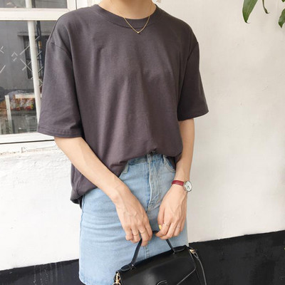 Γυναικεία μπλούζα με κοντά μανίκια και κολάρο σε σχήμα Ο