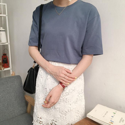 Γυναικεία μπλούζα με κοντά μανίκια και κολάρο σε σχήμα Ο