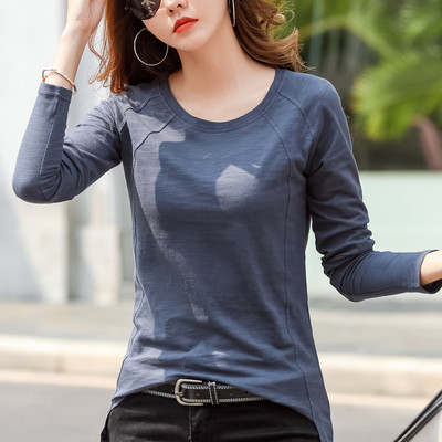 Γυναικεία μπλούζα μονόχρωμη με οβάλ ντεκολτέ και μακριά μανίκια