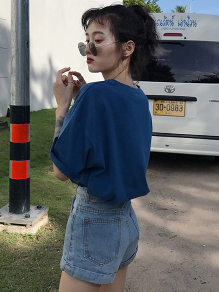 Γυναικεία μπλούζα κλασικό μοντέλο με 3/4 μανίκια και οβάλ ντεκολτέ