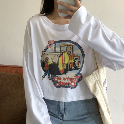 Casual γυναικεία μπλούζα με οβάλ ντεκολτέ και πολύχρωμο απλικέ