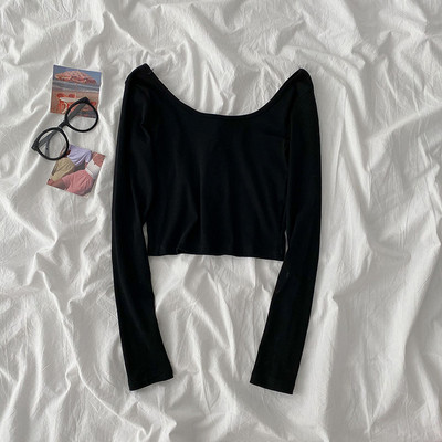 Γυναικεία μπλούζα με λαιμόκοψη και μακριά μανίκια