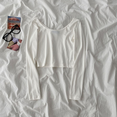 Γυναικεία μπλούζα με λαιμόκοψη και μακριά μανίκια