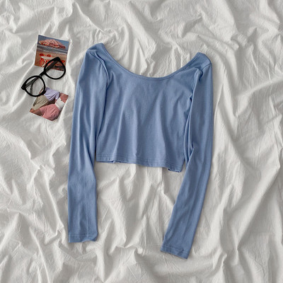 Γυναικεία μπλούζα με λαιμόκοψη και μακριά μανίκια