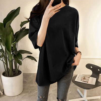 Γυναικείο μονόχρωμο μπλουζάκι - φαρδιά μοντέλο