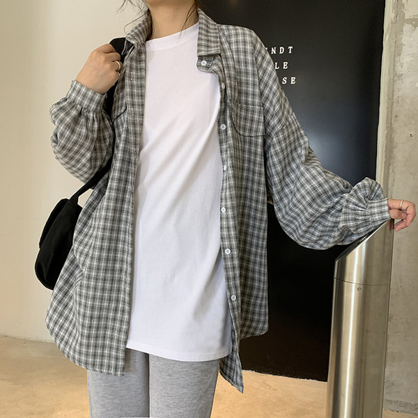 Βαμβακερή μπλούζα με μακριά μανίκια και οβάλ ντεκολτέ