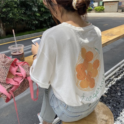 Ljetna ženska majica s aplikacijom u boji