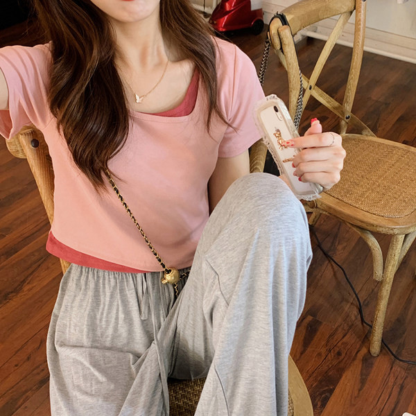 Ženska majica s okruglim izrezom i kratkim rukavima