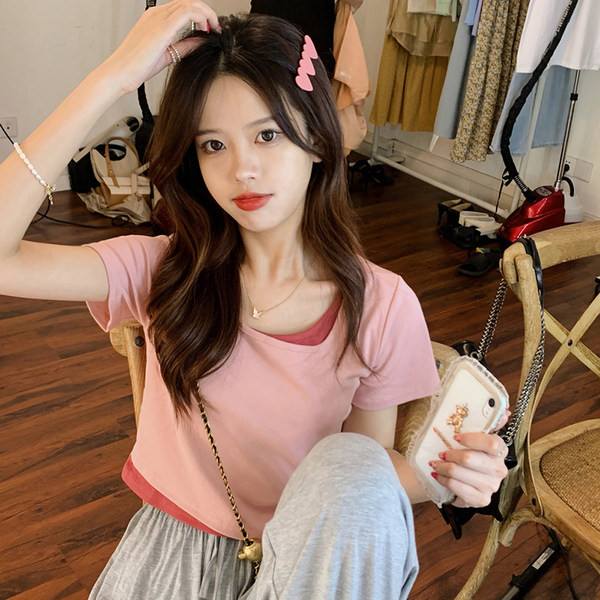 Ženska majica s okruglim izrezom i kratkim rukavima