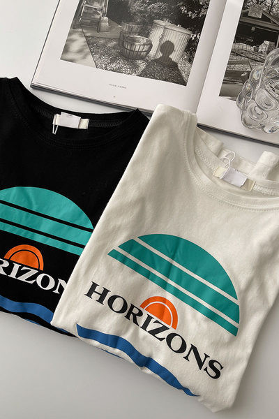 Ženska ležerna majica s aplikacijom i okruglim izrezom