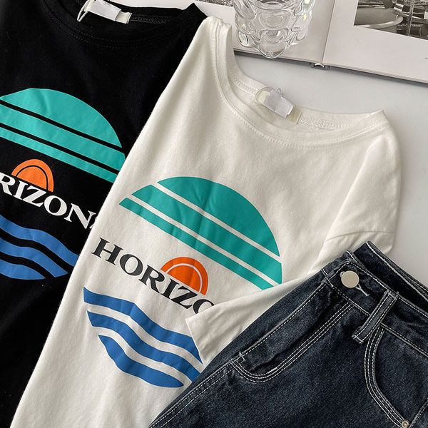 Ženska ležerna majica s aplikacijom i okruglim izrezom