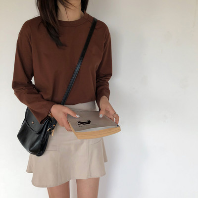 Γυναικεία ανοιξιάτικη μπλούζα με λαιμόκοψη