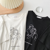 Casual γυναικείο μπλουζάκι με απλικέ και στρογγυλή λαιμόκοψη