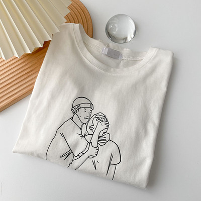 Casual γυναικείο μπλουζάκι με απλικέ και στρογγυλή λαιμόκοψη