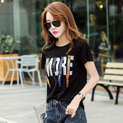 Moderna ženska majica s ovalnim izrezom i printom u više boja